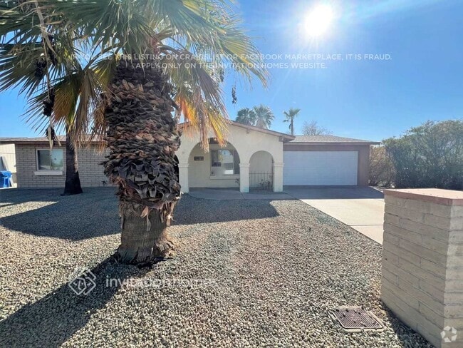 Building Photo - 3241 E Sunnyside Dr