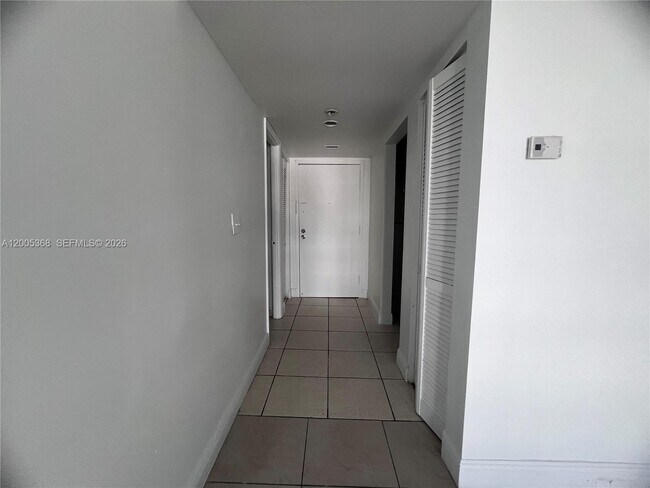Foto del edificio - 496 NW 165th St