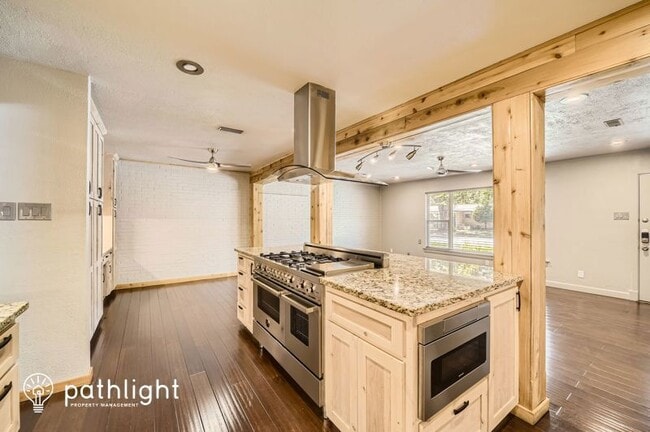 Building Photo - 3901 Oxley Drive