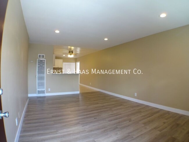 Foto del edificio - Wonderful 2 Bedroom Unit in Downey!