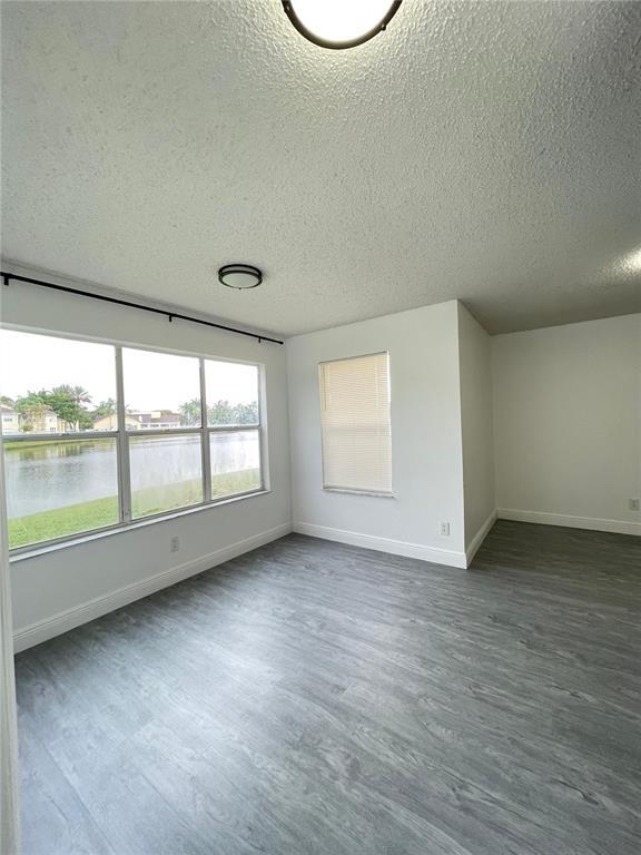 Foto del edificio - 12400 Vista Isles Dr