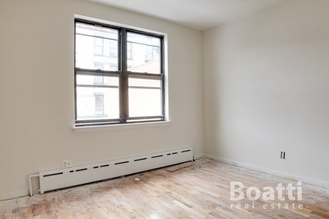 Building Photo - 205 Himrod St