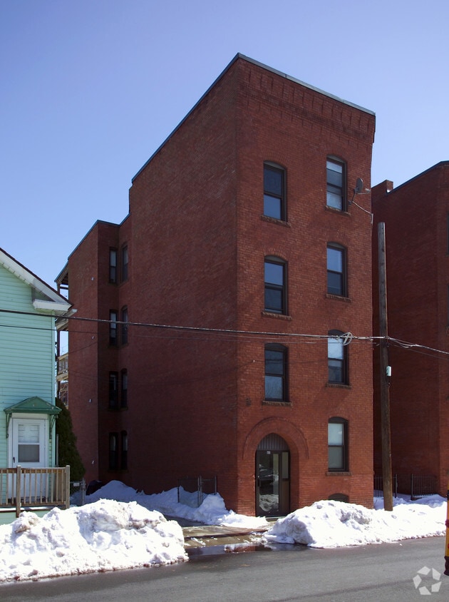 Building Photo - 68 N Bridge St
