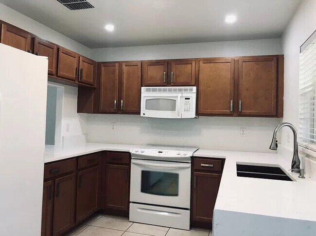 Building Photo - 5380 Quarry Rock Rd