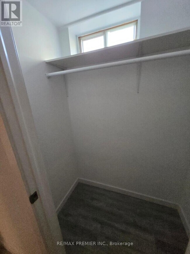 Photo du bâtiment - 12 Milton Rd