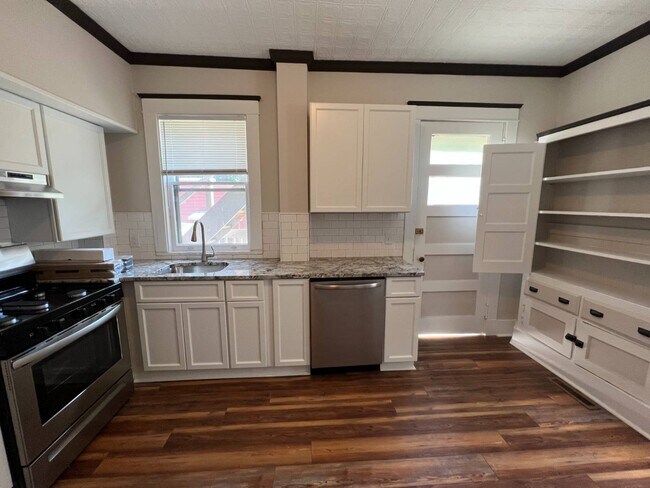 Foto del edificio - 1084 Wendell Ave