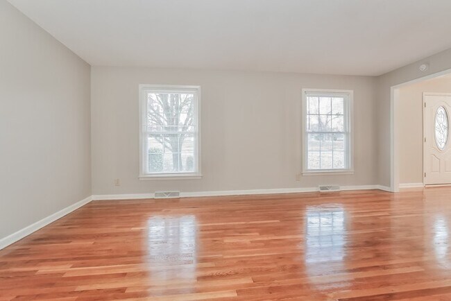 Foto del edificio - Charming 4 Bedroom in High Point