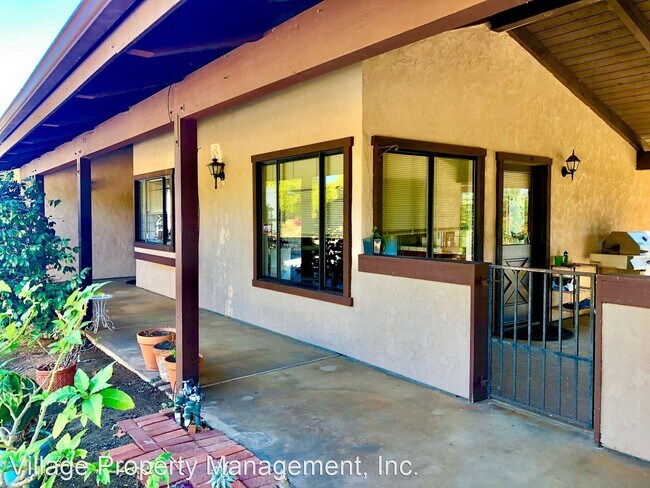 Foto del edificio - 3 br, 2 bath House - 732 Carnation Lane