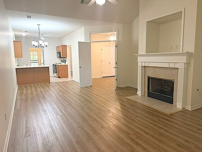 Building Photo - 7751 Lipscomb Dr