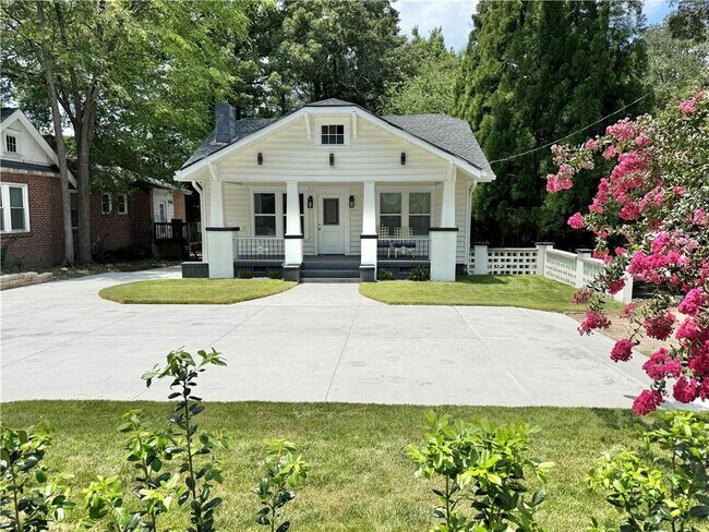 Foto del edificio - 2194 Bolton Rd NW