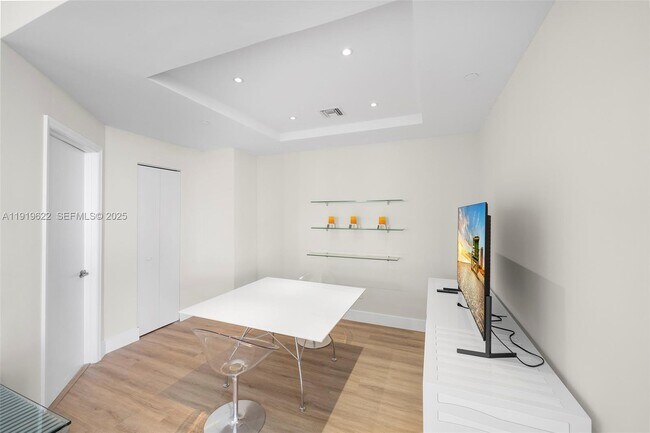 Foto del edificio - 4775 Collins Ave