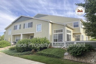 Building Photo - 930 Button Rock Dr