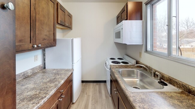 Building Photo - Melrose Park Apartments