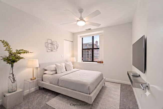 Foto del edificio - 451 W Huron St