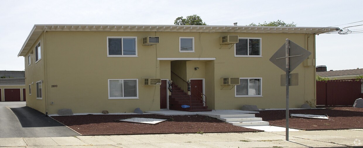 Foto del edificio - 2800 Broadmoor Ave