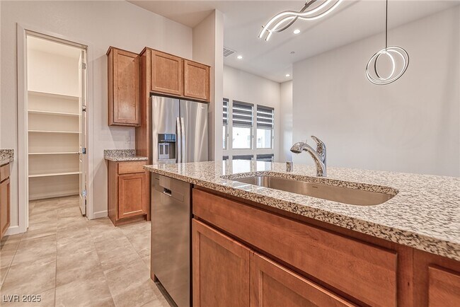 Foto del edificio - 643 Grey Saker St