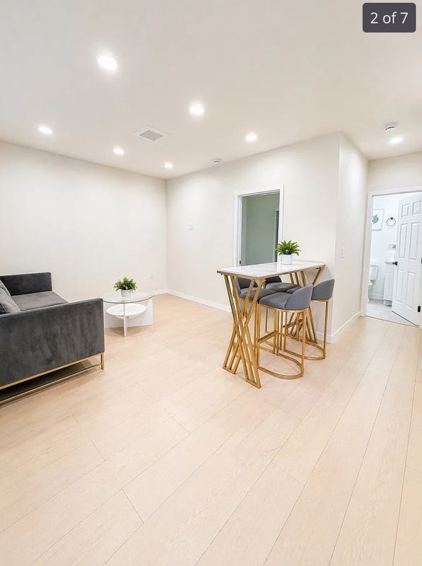 Foto del edificio - 13794 Marchant Ave