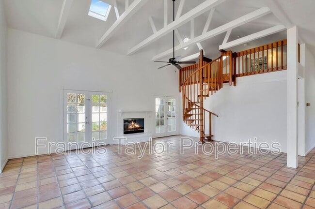 Foto del edificio - 1512 S Stage Coach Ln