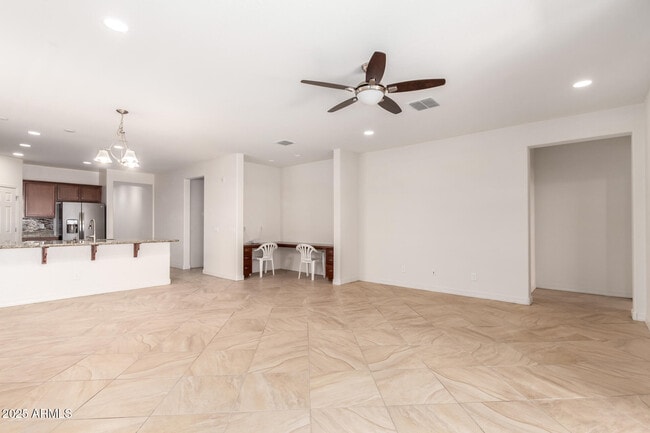 Building Photo - 10119 W Los Gatos Dr