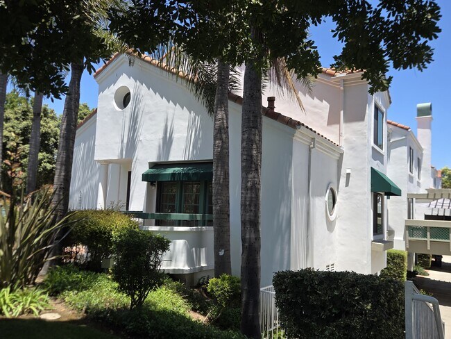 Foto del edificio - 7492 Seabluff Dr