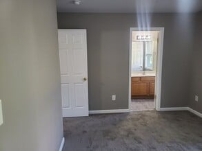 Building Photo - 218 Crown Ct