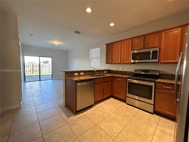 Foto del edificio - 8890 NW 102nd Pl