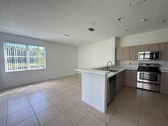 Foto del edificio - 686 Lone Pine Ln
