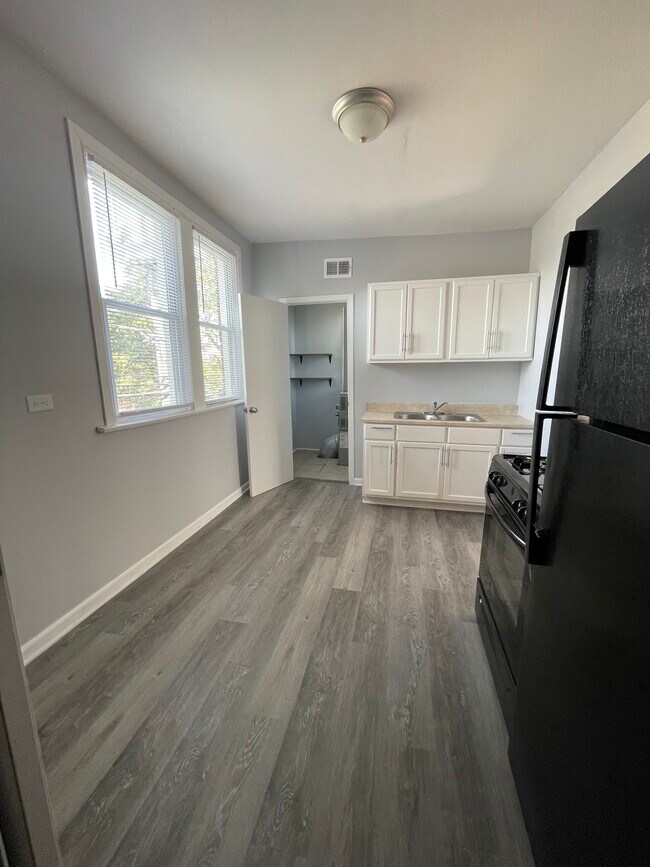 Foto del edificio - 7912 S Bishop St