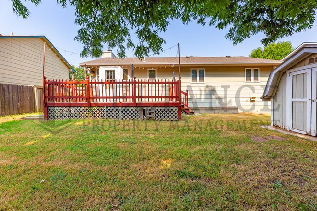 Building Photo - 2126 N Pine Grove St