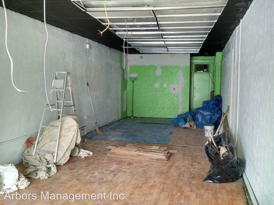 Building Photo - 3275 W Liberty Ave