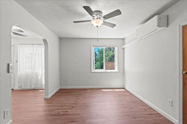 Building Photo - 112 College Way