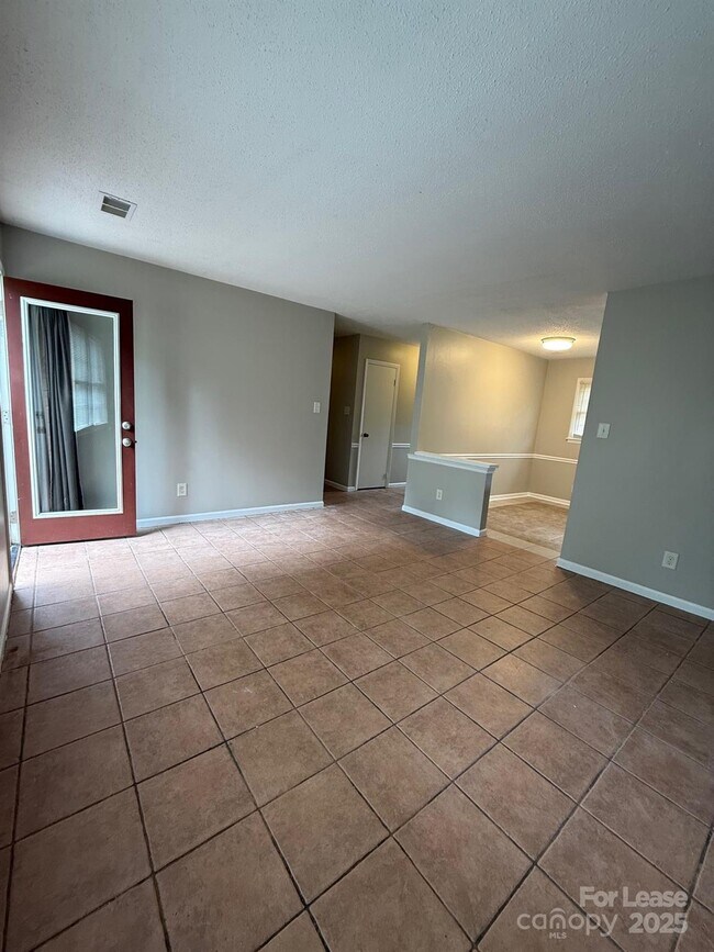Building Photo - 9413 Split Rail Ln