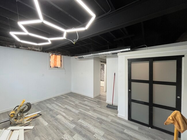 Building Photo - 2415 W Arthington St