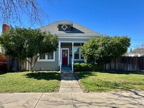 Building Photo - 203 S Murdock Ave