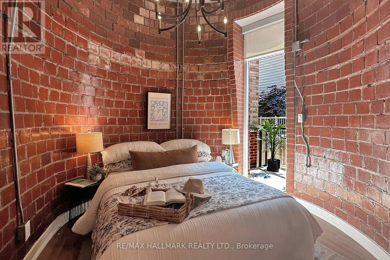 Photo principale - 10-210 Wellesley Pl