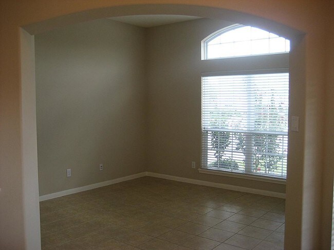 Foto del edificio - 6126 Summerfield Glade Ln