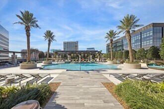 Building Photo - 9757 Katy Fwy