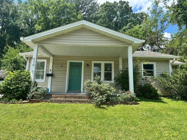 Building Photo - 490 Barnett Dr