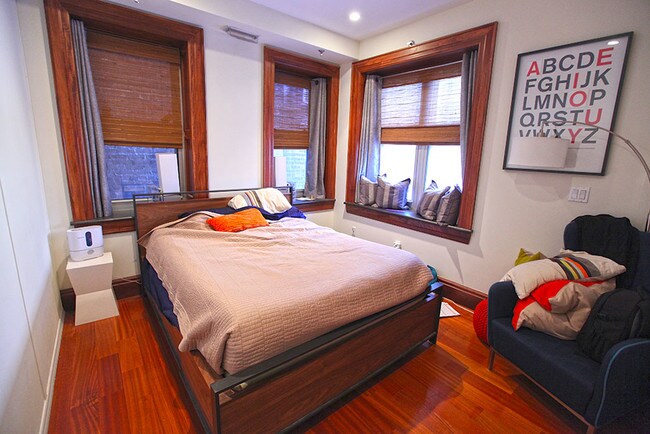 Foto del edificio - 411 W 39th St