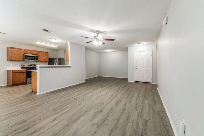 Foto del edificio - 3 BR/2BA | Newly Renovated Single Family Home | 1-Car Covered Parking | Gated backyard!