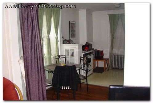 Primary Photo - 107 Chester St