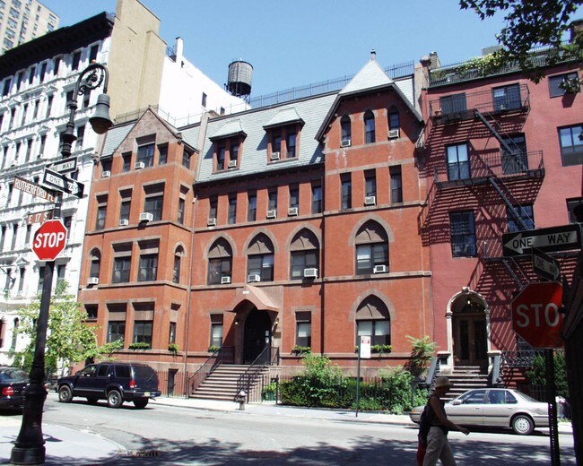 Foto del edificio - 231 E 17th St