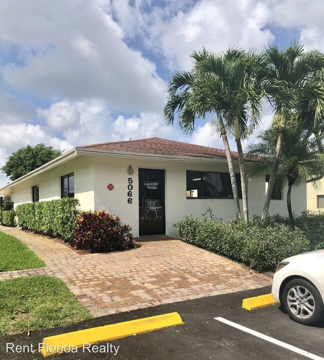 1386 Summit Pines Blvd, West Palm Beach, FL 33415 Condo for Rent in