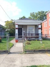 Building Photo - 2126 Portland Ave