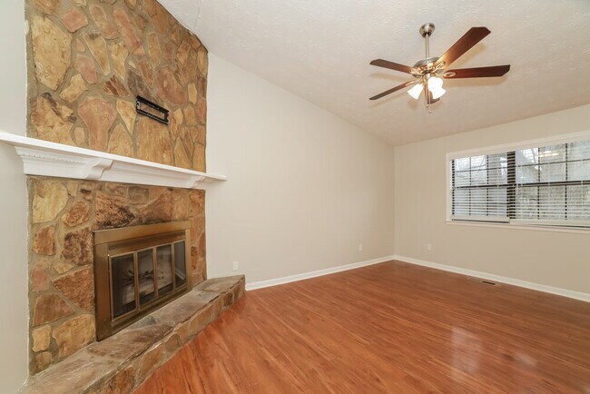 Building Photo - 1620 Olde Spring Trail