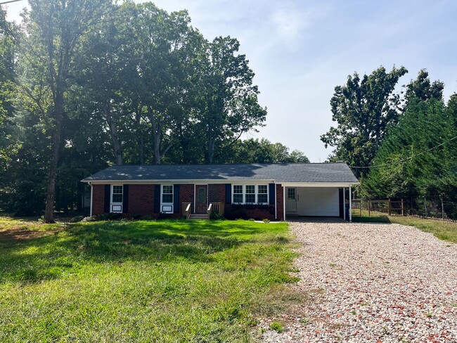 Photo - Gorgeous 3 bedroom, 2 bathroom brick home ...