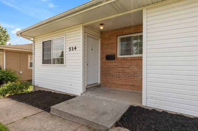 Building Photo - 514 Maier Dr