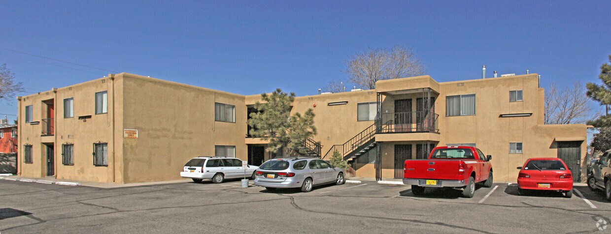 Foto principal - 609 Mesilla St SE