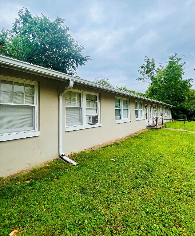 Foto principal - 1200 Yale Ave