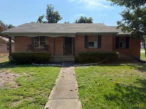 Building Photo - 105 S Weatherred Dr